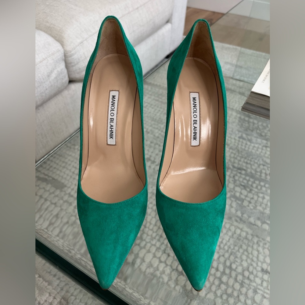 Manolo Blahnik BB Suede Green Pumps - Picture 4 of 6